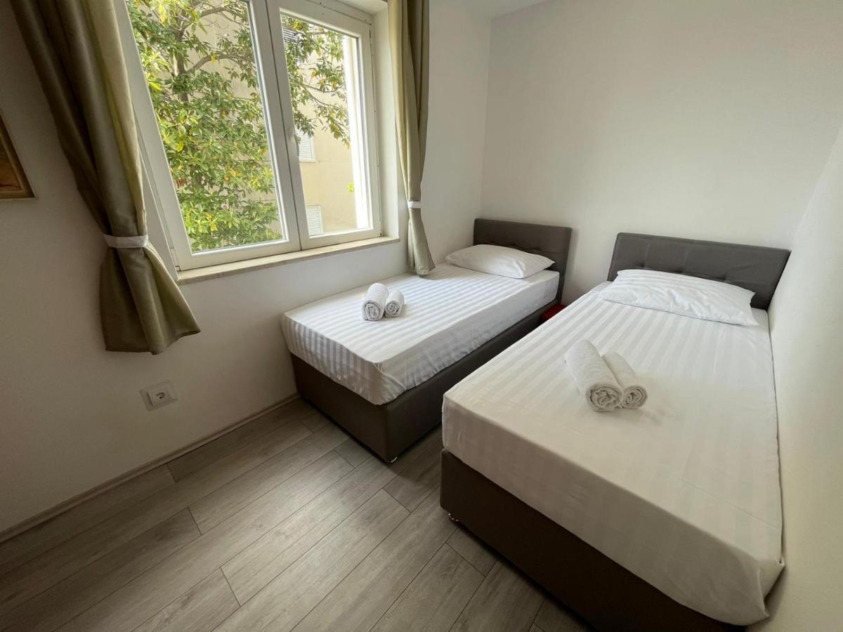 Apartment Gallery - View Of The Old Town & Free Parking Dubrovnik Bagian luar foto